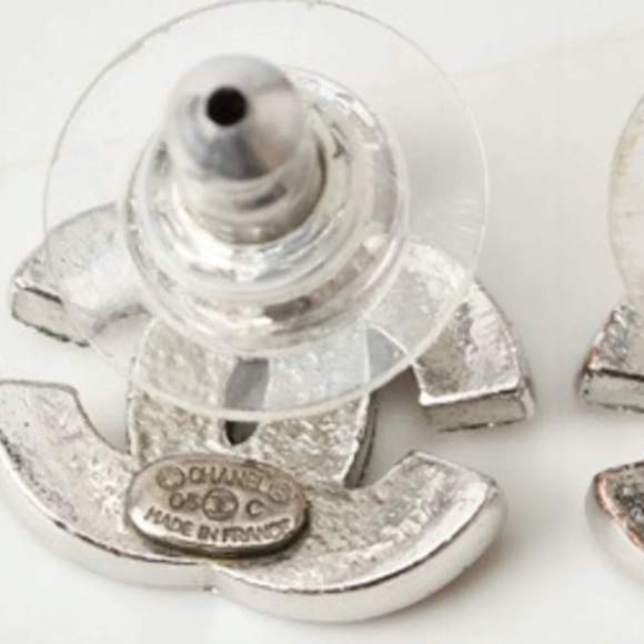Authentic Chanel earrings - Picture 4 of 5